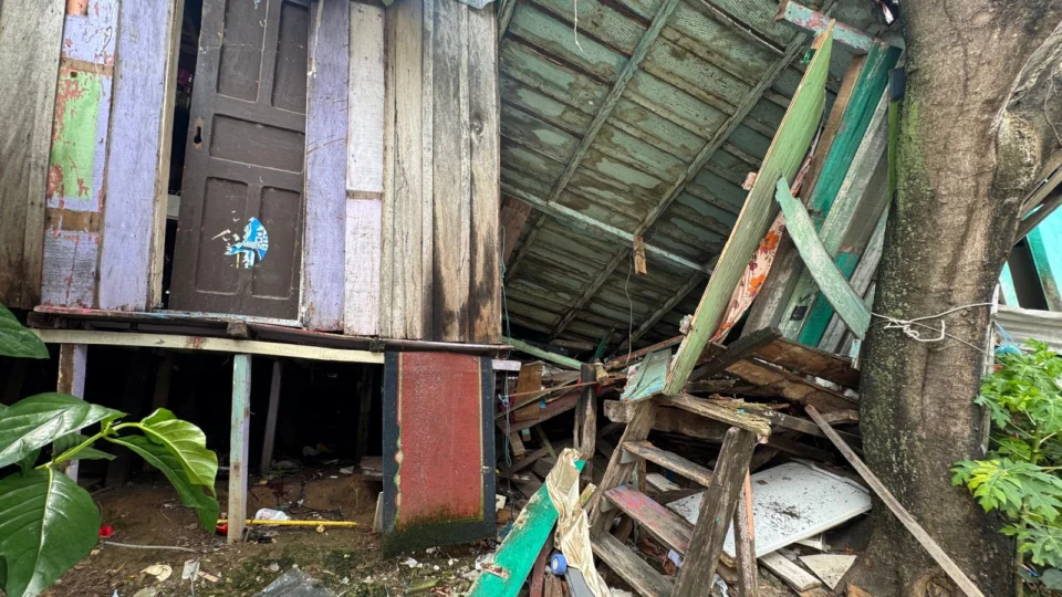 Família pede ajuda após perder tudo em desabamento de casa no bairro Colônia Oliveira Machado