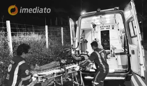 Ciclista é atingido por carro e fica gravemente ferido no bairro Novo Aleixo