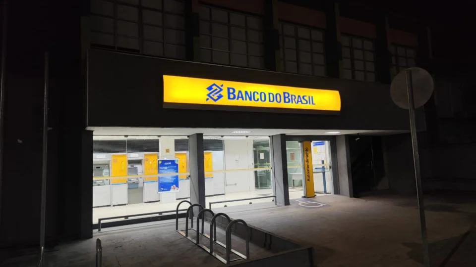 Criminosos tentam invadir banco durante a madrugada em Manicoré (AM)
