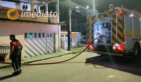 Princípio de incêndio atinge quitinete e assusta moradores no bairro Aleixo