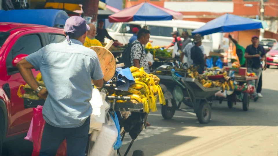 DPE-AM vai apurar abusos contra ambulantes no Centro de Manaus