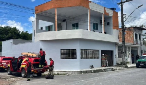 Homem sofre descarga elétrica ao encostar em fio de alta tensão em Manaus