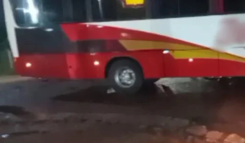 Vídeo; Motociclista morre ao ser esmagado por ônibus em Manaus