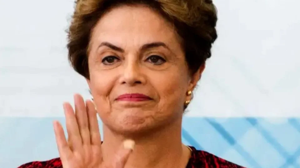 Dilma Rousseff recebe alta hospitalar e retoma atividades no banco dos Brics em Xangai