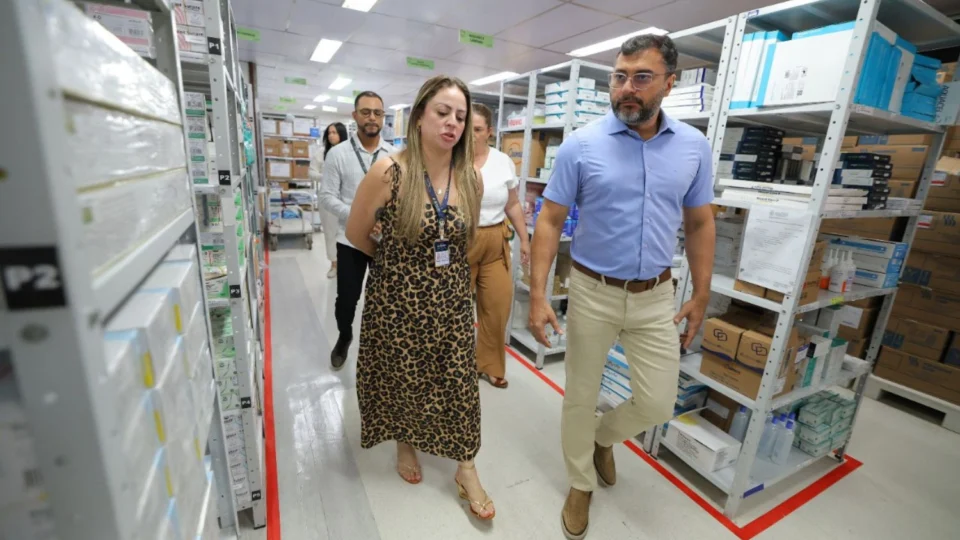 Governador Wilson Lima vistoria atendimento e obras de expansão do laboratório no Hospital do Coração Francisca Mendes