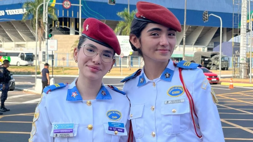 Estudantes do CMM brilham na FEBRACE 2025 com projeto inovador para tratar Alzheimer e Parkinson