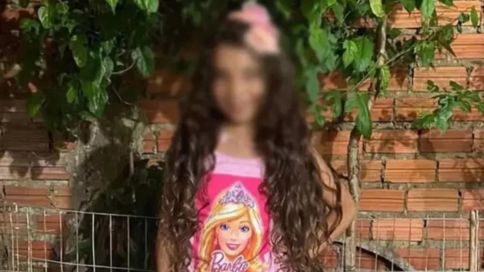 Menina de 9 anos é resgatada após ser encontrada trancada em estabelecimento comercial em Tramandaí
