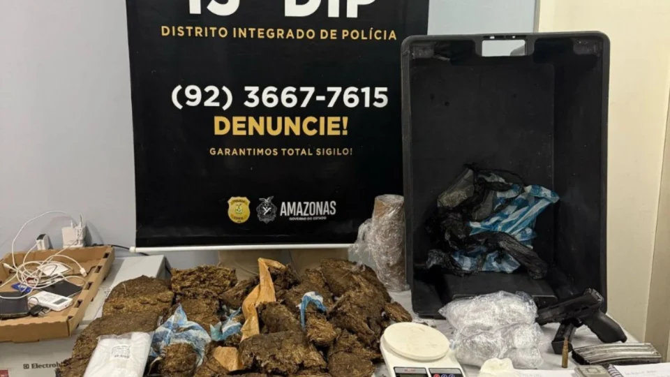 PC-AM apreende drogas, arma e materiais para tráfico em operação no Zumbi dos Palmares