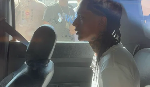 Rapper Oruam é preso na Barra da Tijuca por manobra perigosa no trânsito