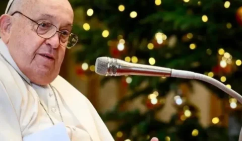 Vaticano se prepara para possível funeral do Papa Francisco, diz jornal