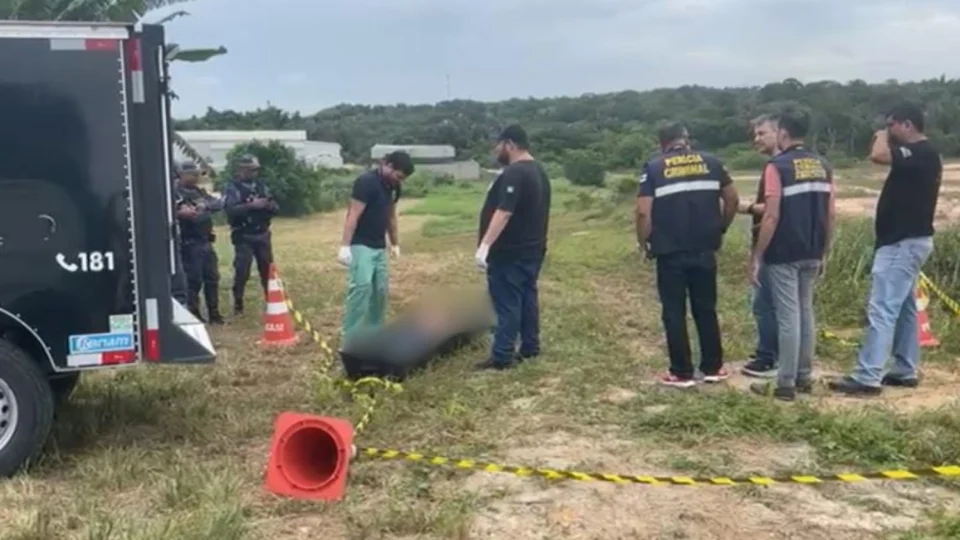 Homem é encontrado morto com as mãos amarradas no ramal do Maracanã, no Distrito Industrial