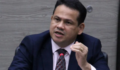 Líder de David Almeida na Câmara de Manaus diz que passagem de R$ 5 facilita o troco