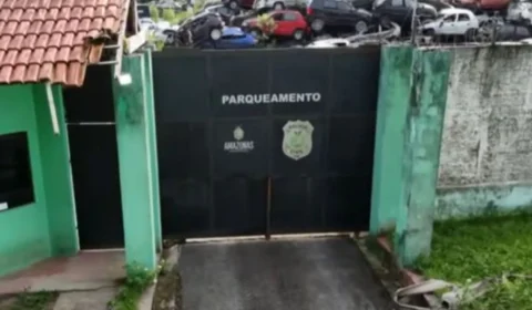 Criminosos invadem galpão e roubam viaturas da Polícia Civil em Manaus; segurança é feito refém