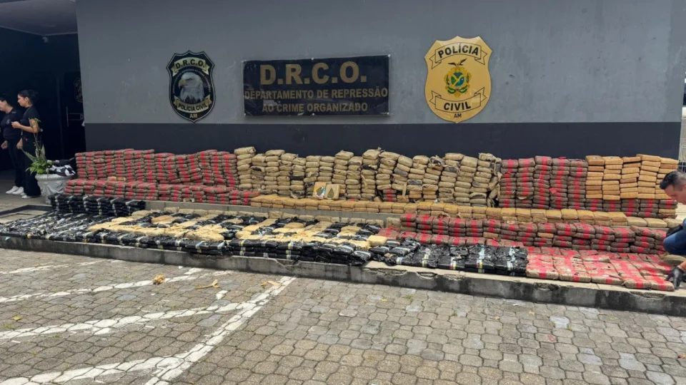 Polícia Civil do Amazonas apreende 1,3 tonelada de skunk e causa prejuízo milionário ao crime organizado