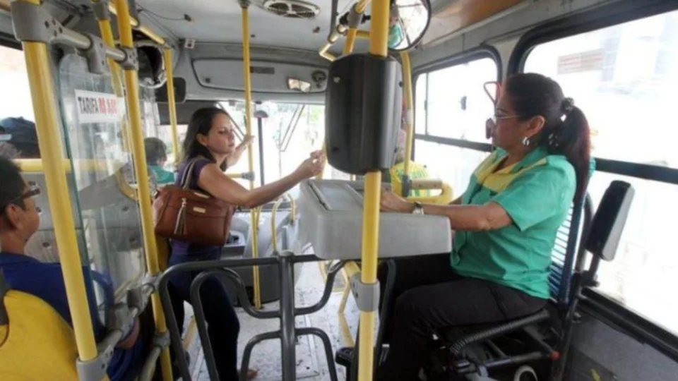 MP solicita suspensão do aumento da tarifa de ônibus em Manaus