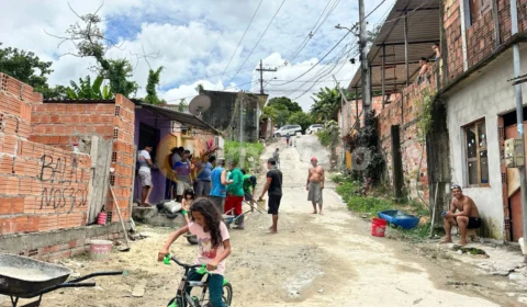 Prefeitura abandona o Terra Nova e moradores realizam vaquinha para asfaltar rua