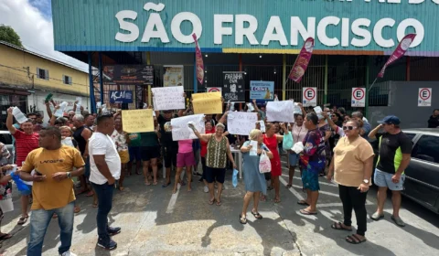 Moradores do São Francisco protestam contra taxa de esgoto abusiva em Manaus: ‘Pagamos por um serviço que não existe’