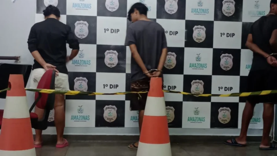 Trio com mandado de prisão em aberto é preso no Centro de Manaus