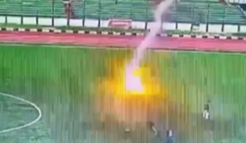 Queda de raio mata quatro jogadoras de futebol na Colômbia