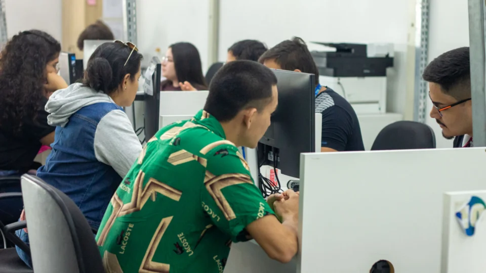 Sines ofertam mais de 500 vagas de emprego nesta quinta-feira (24), em Manaus