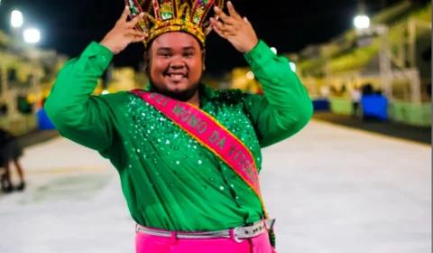 Após fratura grave em queda de carro alegórico, Rei Momo da Vitória Régia ficará sem andar por dois meses