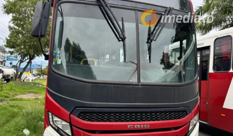 Passageiros vivem momentos de terror durante assalto a ônibus na Zona Norte de Manaus