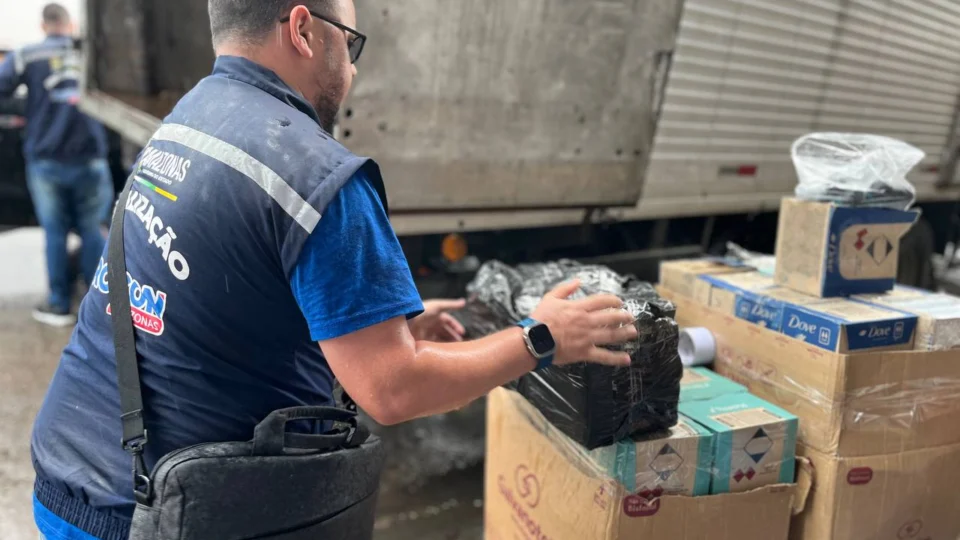 Procon-AM apreende 1.800 desodorantes irregulares em Manaus por falta de procedência