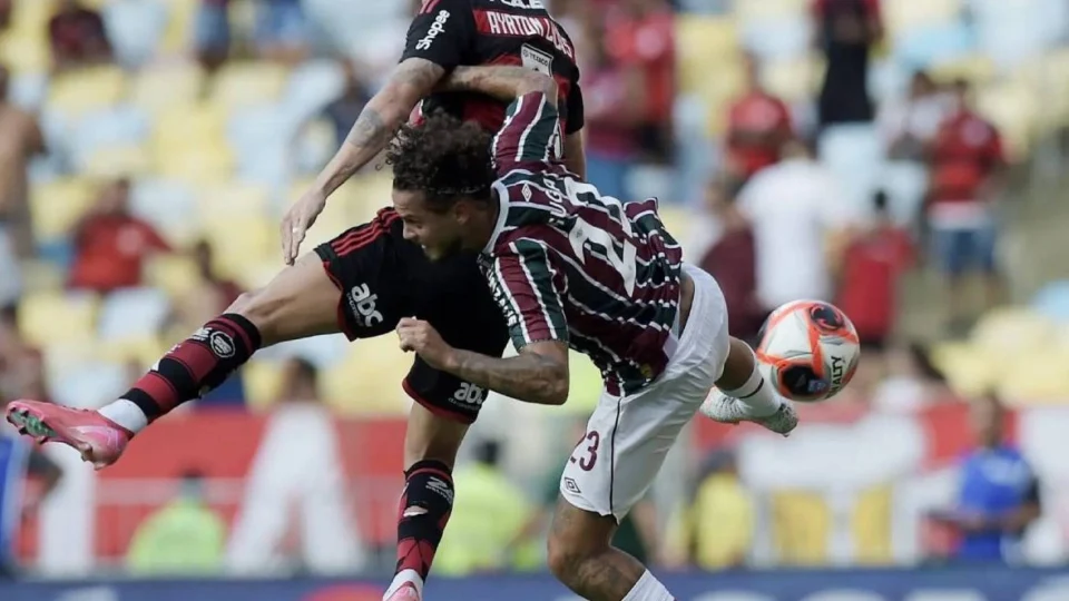 Fluminense e Flamengo empatam em clássico sem gols no Maracanã