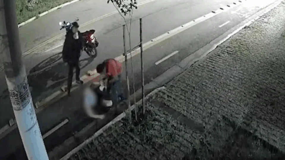 VEJA VÍDEO: médica é agredida e mordida por ladrões para levar aliança em assalto