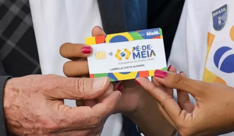 Saiba quem tem direito ao Pé-de-Meia; pagamento começou nesta terça-feira (25)
