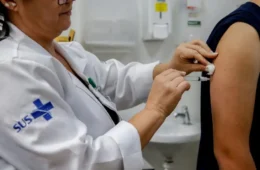 Ministério da Saúde amplia idade para receber vacina contra a dengue