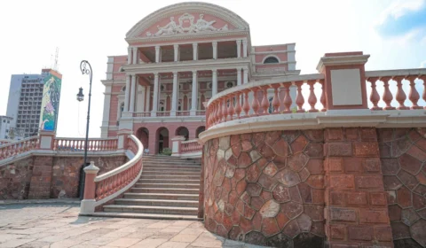 Teatro Amazonas reabre para visitação turística e inicia temporada 2025