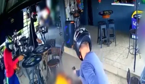 VEJA VÍDEO: empresário é executado com 22 tiros dentro de bar