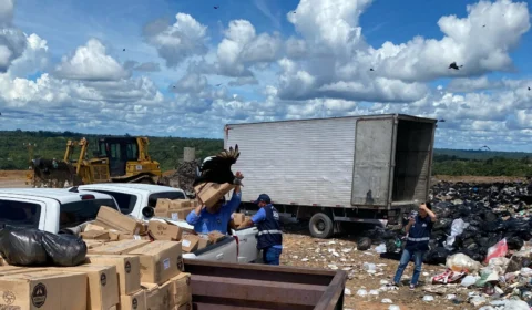 Toneladas de produtos vencidos são apreendidos durante fiscalização em Manaus