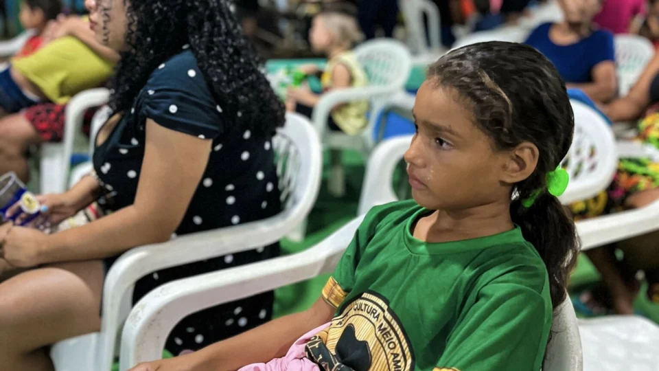 Comunidades ribeirinhas de Manaus recebem cinema de rua