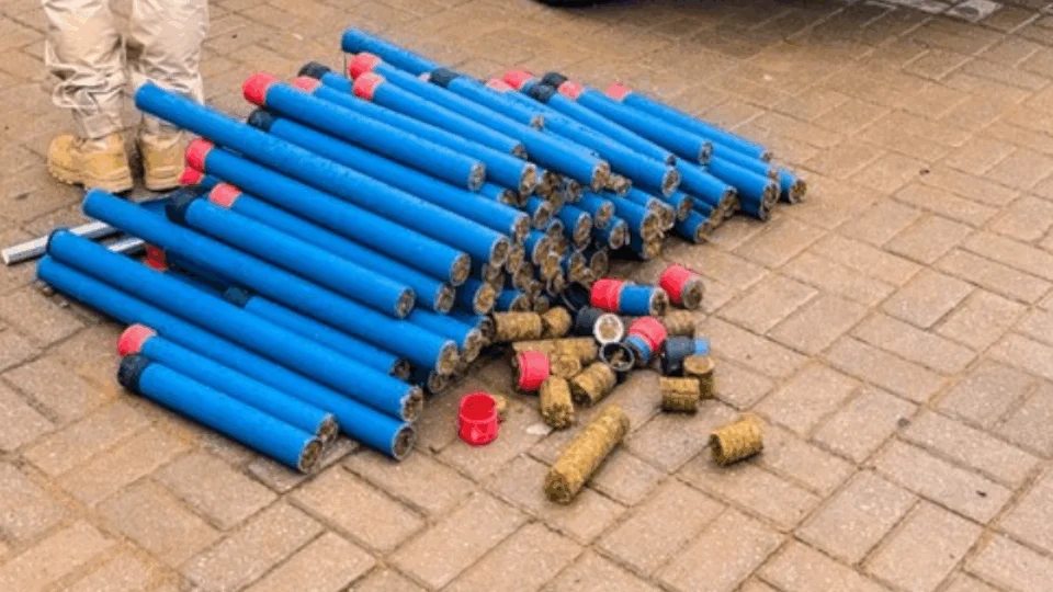 PRF apreende 85 kg de maconha escondidos em caixas de madeira no Amazonas