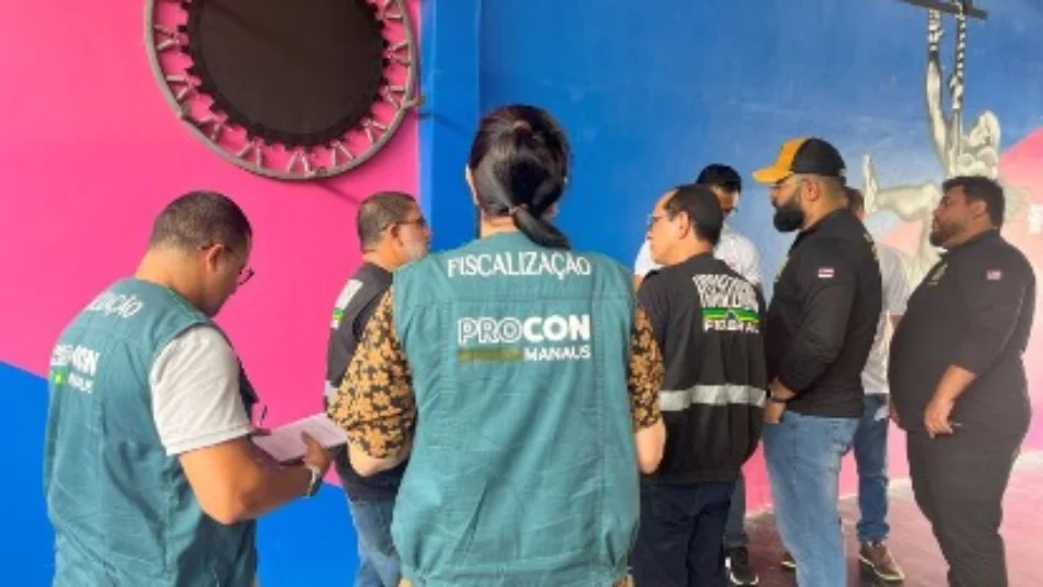 Academias são interditadas por ausência de licença e profissionais sem registro