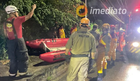 Homem cai em igarapé e desaparece após ponte quebrar durante chuva no bairro Armando Mendes