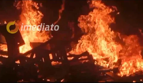 VEJA VÍDEO: moradores realizam protesto após alagamentos em residências no bairro São José 1