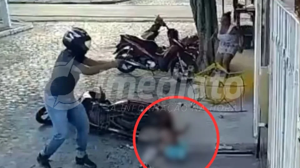VEJA VÍDEO: Bebê fica no meio de tiroteio e sobrevive sem ferimentos