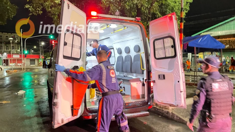 Mulher fica gravemente ferida após ser esfaqueada por homem no Centro de Manaus