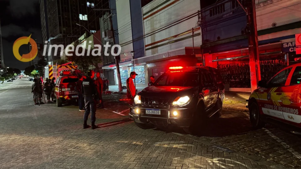 Princípio de incêndio atinge loja de sapatos no Centro de Manaus