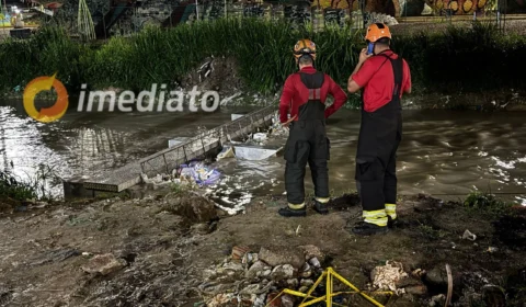 IMAGENS FORTES: corpo de homem é encontrado boiando dentro de igarapé na zona Leste de Manaus