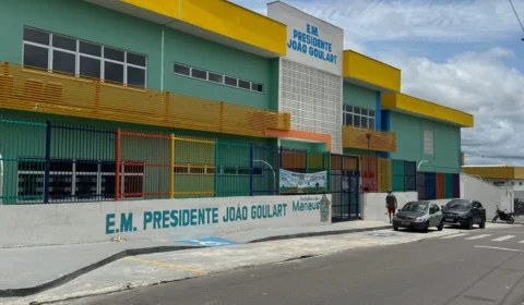 Alunos de escola municipal ficam nove dias sem aula devido a problema elétrico em Manaus