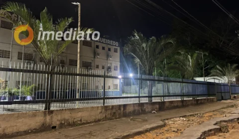 Moradores e pais de alunos denunciam assaltos frequentes em frente à escola no bairro Cidade de Deus