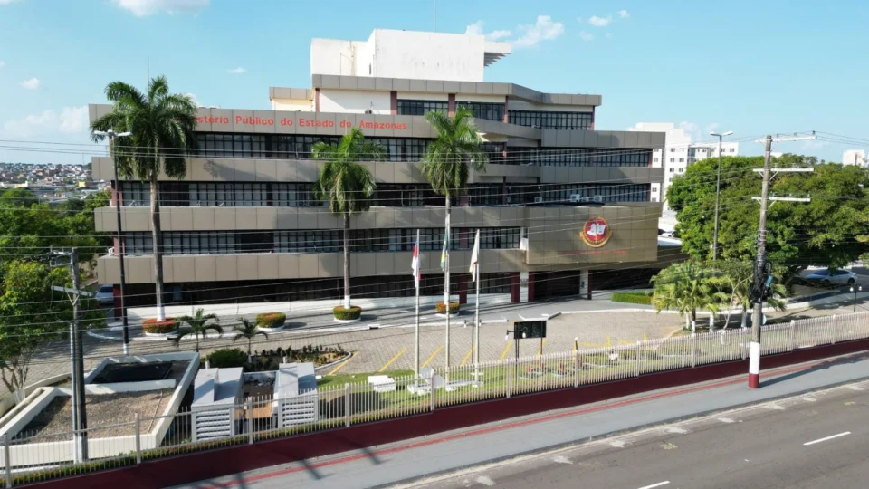 Ministério Público inicia investigação sobre viagem de David Almeida para o Caribe