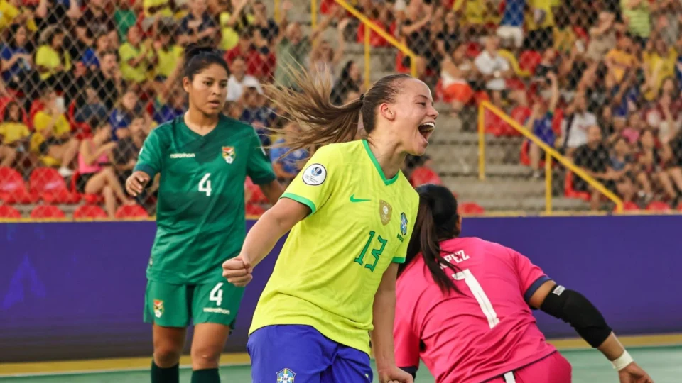 Brasil goleia Bolívia na estreia da Copa América de futsal feminino