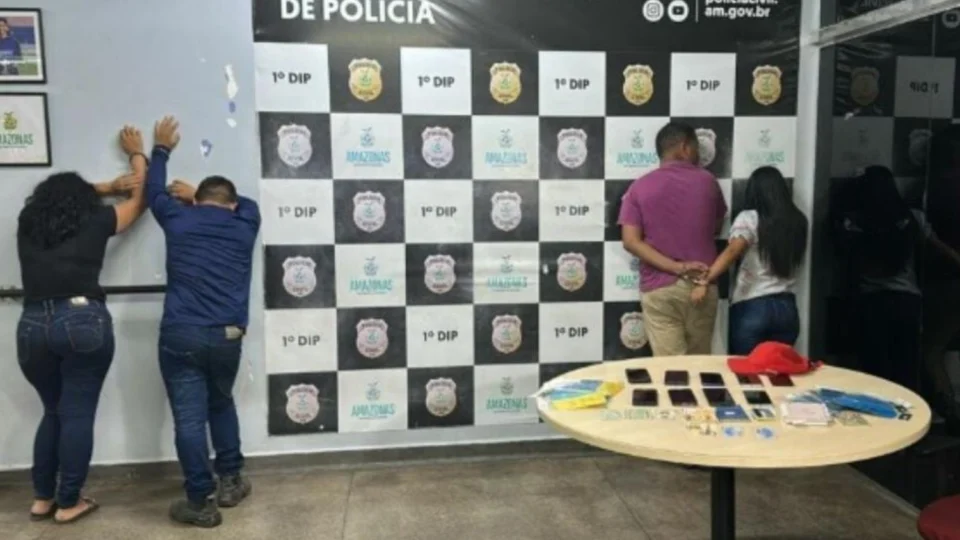 Polícia prende quarteto que assaltou ônibus em Manaus e relaxava em bar