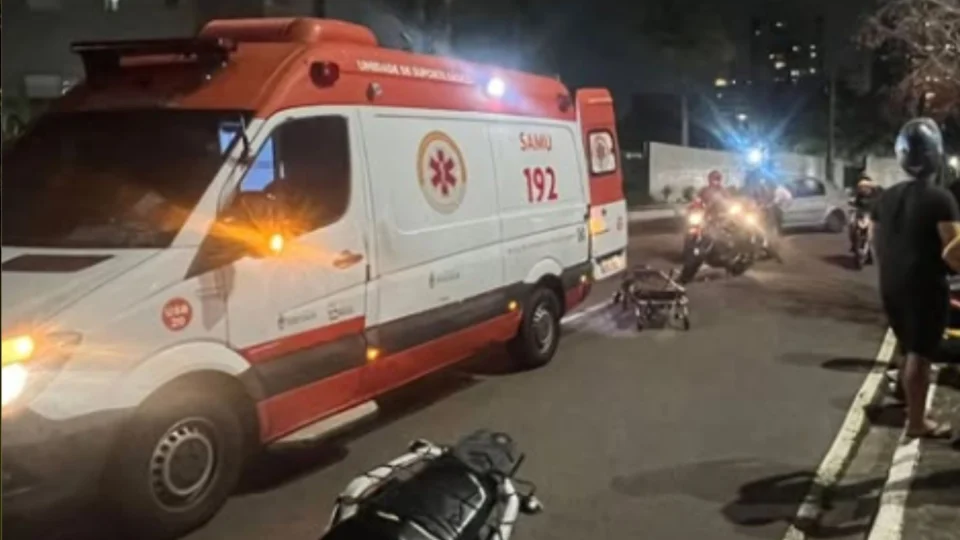 Motociclista fica ferido após colisão com carro na Zona Leste de Manaus