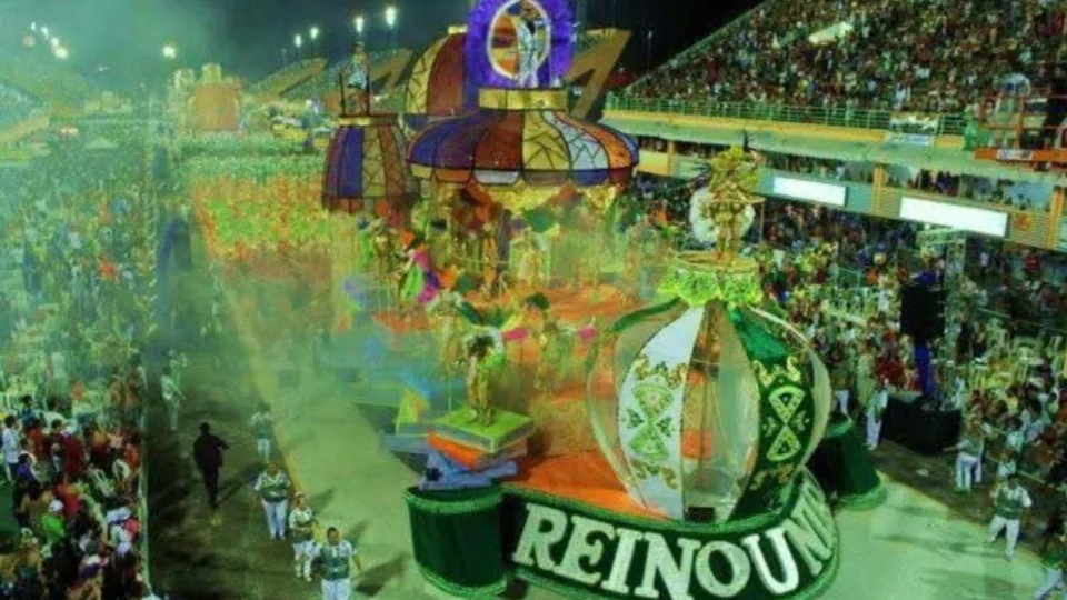 Reino Unido da Liberdade é a grande campeã do Carnaval de Manaus 2025